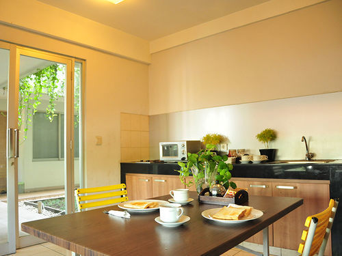 Legreen Suite Pejompongan Джакарта Экстерьер фото